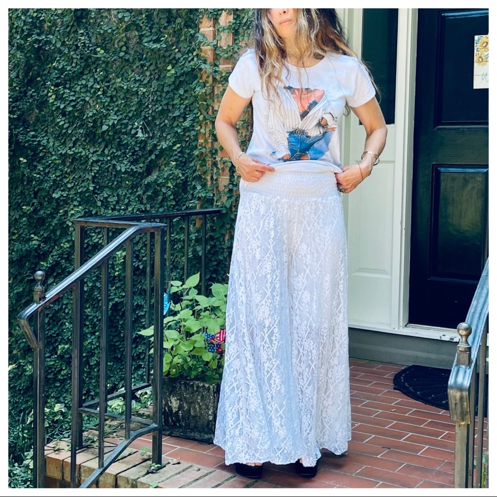 28 Made in Italy Gorgeous in Lace wide leg pants - Picture 7 of 9